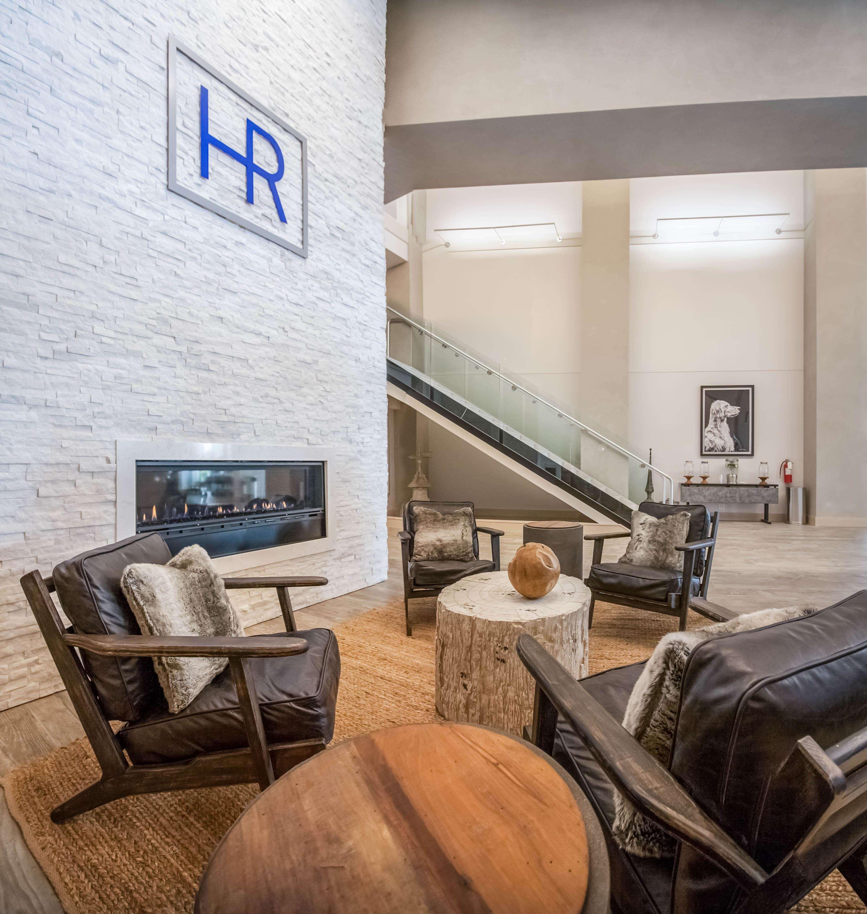 Hotel Renovo Des Moines Urbandale,Tapestry Collection Hilton Ngoại thất bức ảnh