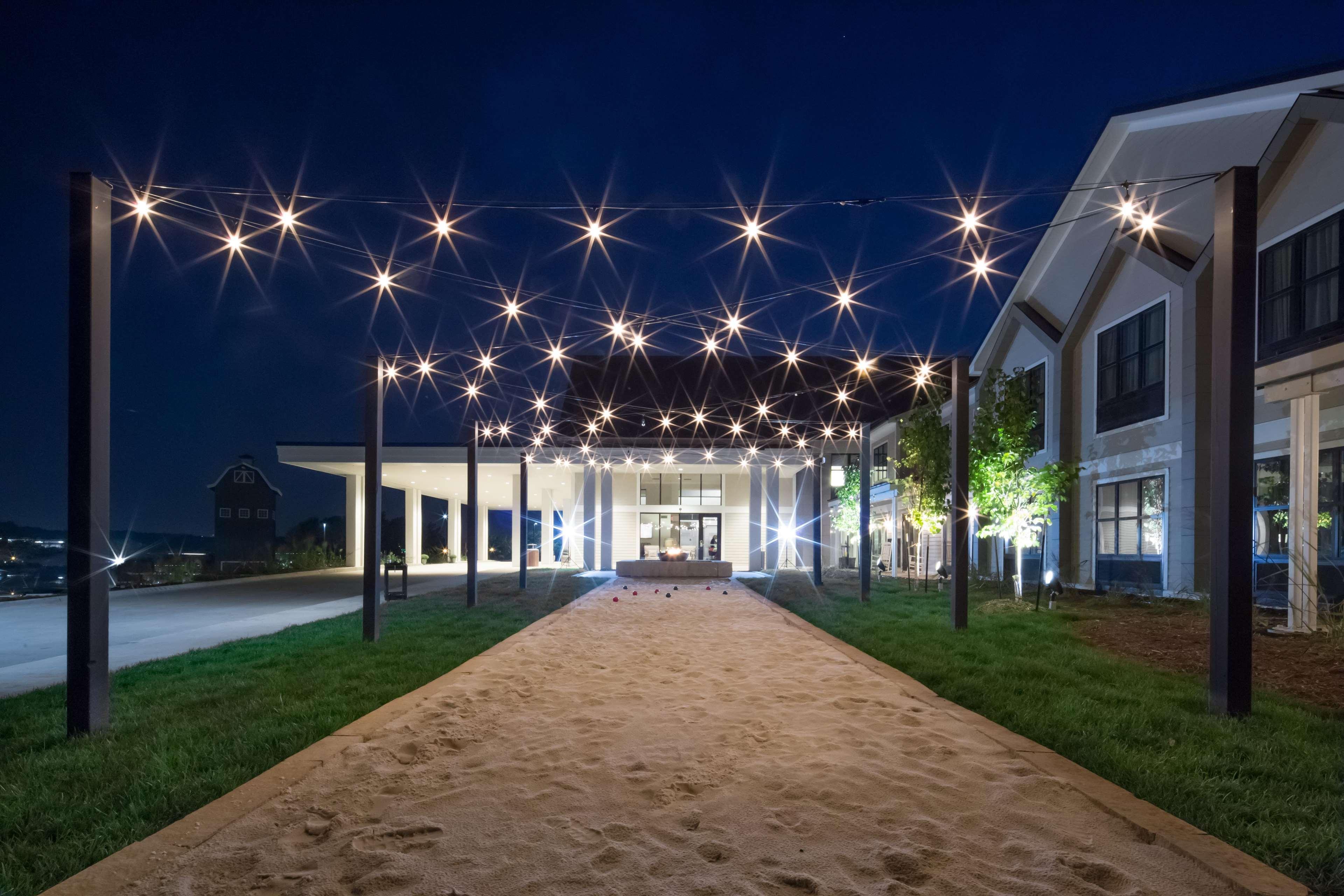 Hotel Renovo Des Moines Urbandale,Tapestry Collection Hilton Ngoại thất bức ảnh