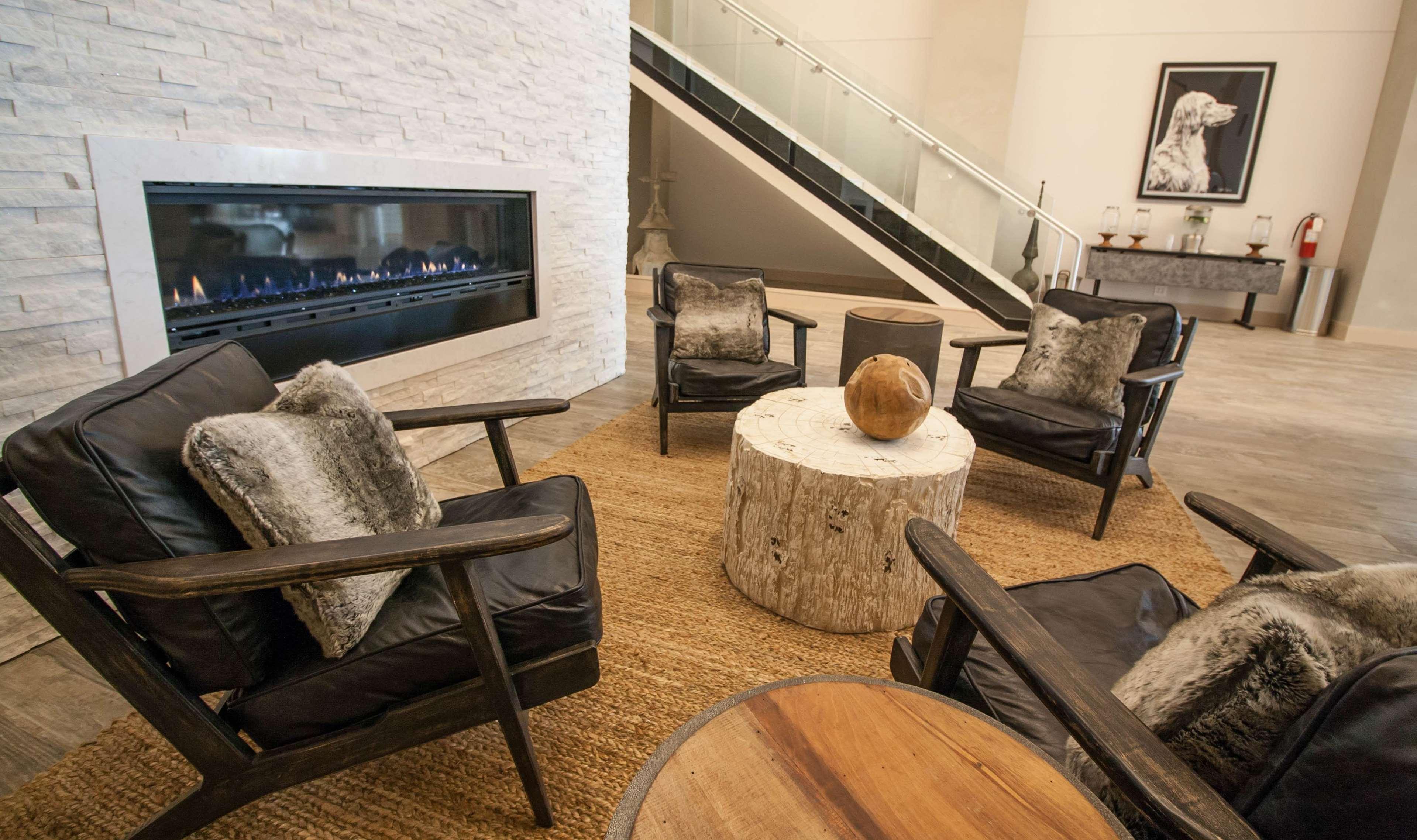 Hotel Renovo Des Moines Urbandale,Tapestry Collection Hilton Ngoại thất bức ảnh