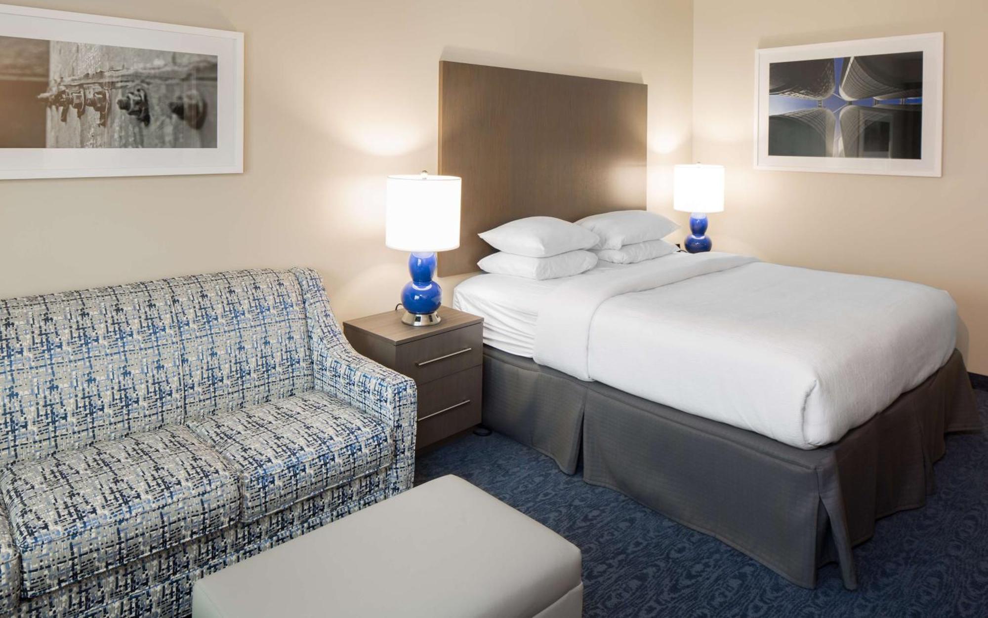 Hotel Renovo Des Moines Urbandale,Tapestry Collection Hilton Ngoại thất bức ảnh