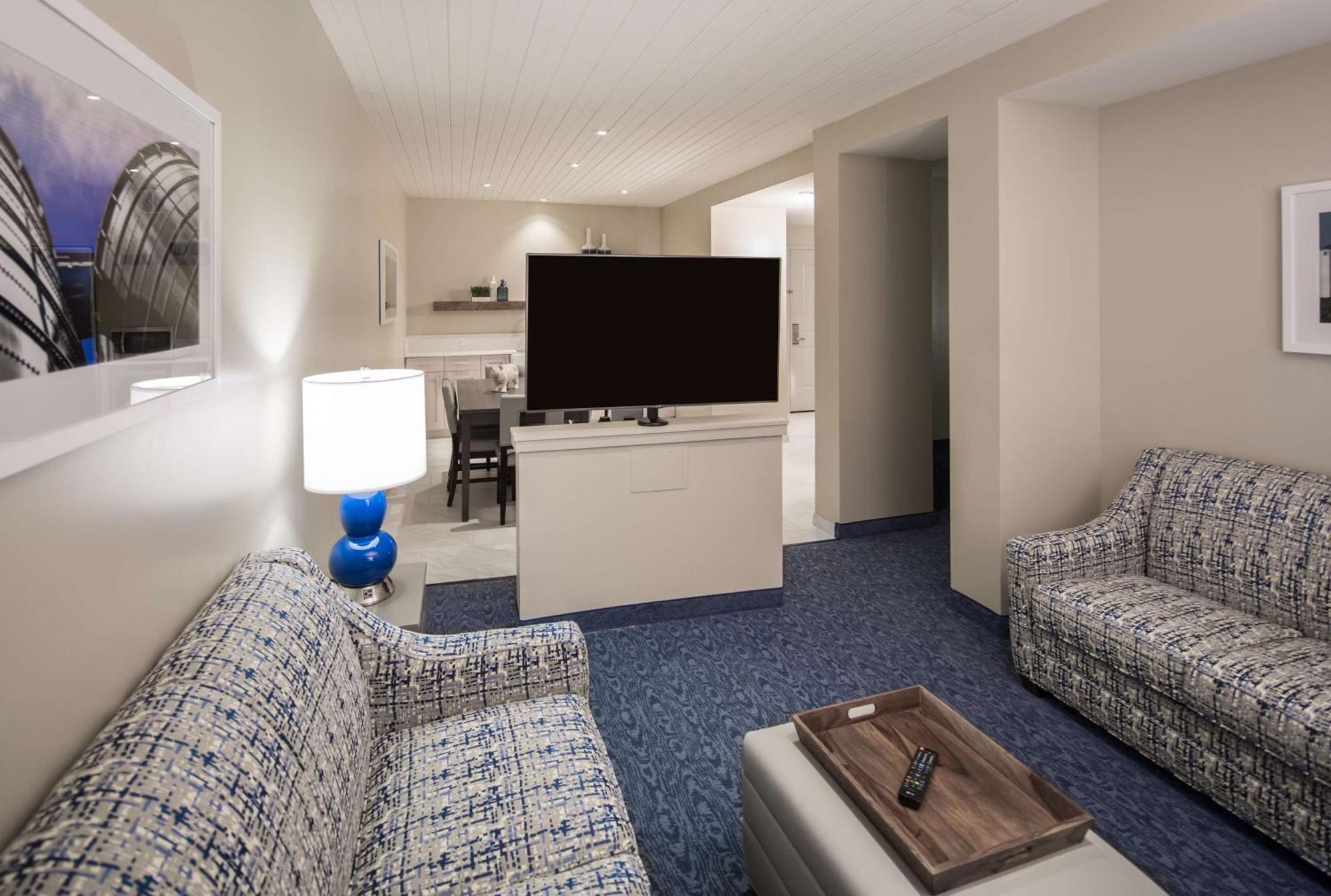 Hotel Renovo Des Moines Urbandale,Tapestry Collection Hilton Ngoại thất bức ảnh